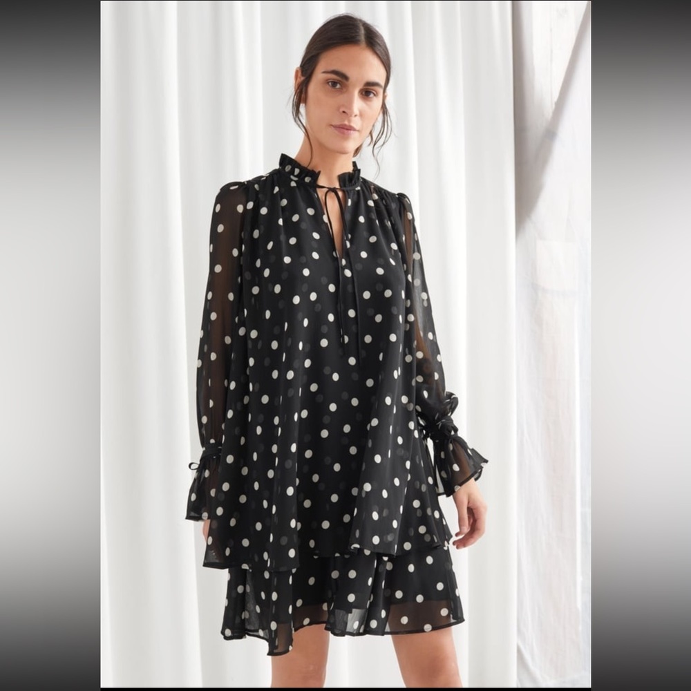 Dress & OTHER STORIES